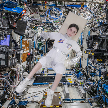 מעבר לרקיע - מסע לחלל